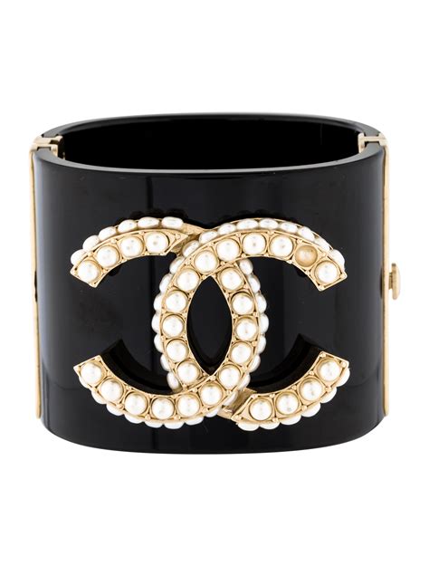 chanel pearl bracelet fake|chanel bangle bracelet price.